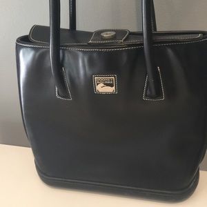 Dooney & Bourke black original handbag